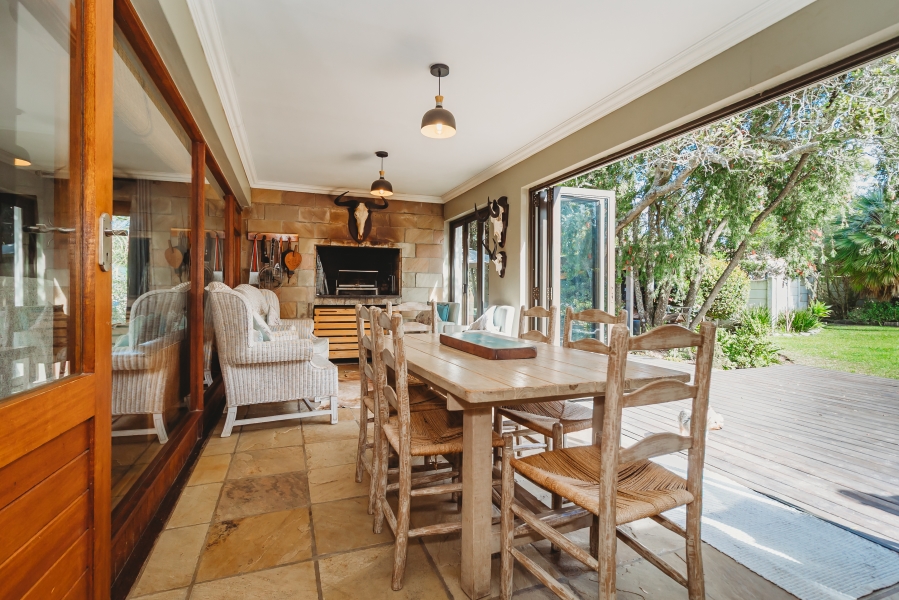 4 Bedroom Property for Sale in Heatherlands Western Cape